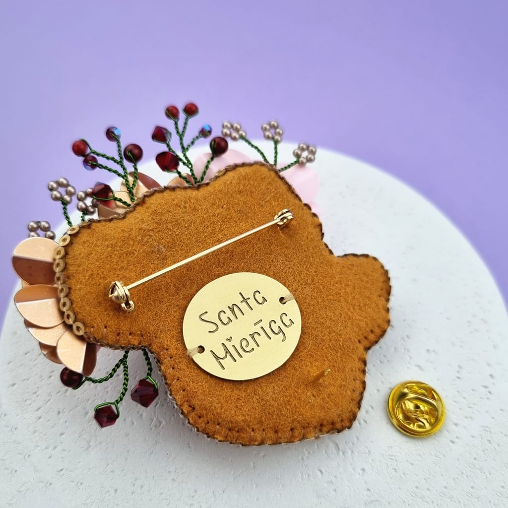 Brooch back — example 3